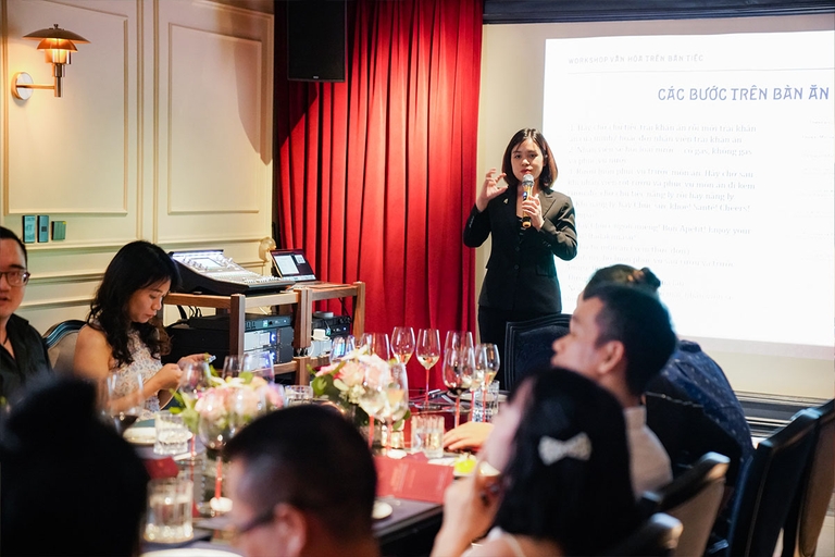 Workshop chia sẻ kiến thức về “Văn hoá trên bàn tiệc”